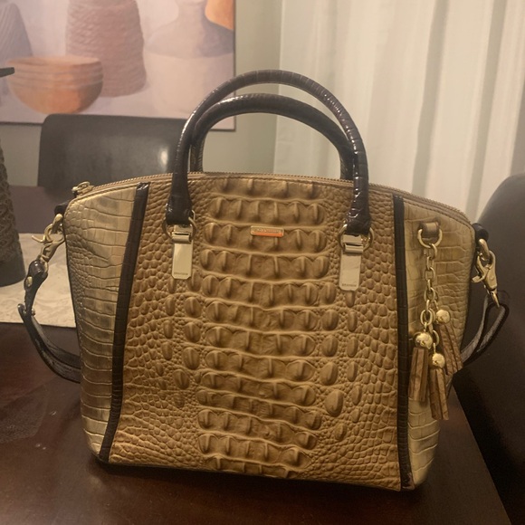 Brahmin medium duxbury tote - Picture 5 of 10